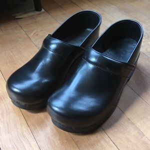Dansko Narrow Professional Clogs- Cambrio Leather